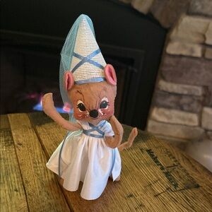 Vintage Maid Marion Princess Doll Annalee 1990